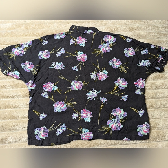 Vans Short Sleeve Black with Floral Pattern Button Down Shirt Size L - Picture 2 of 5